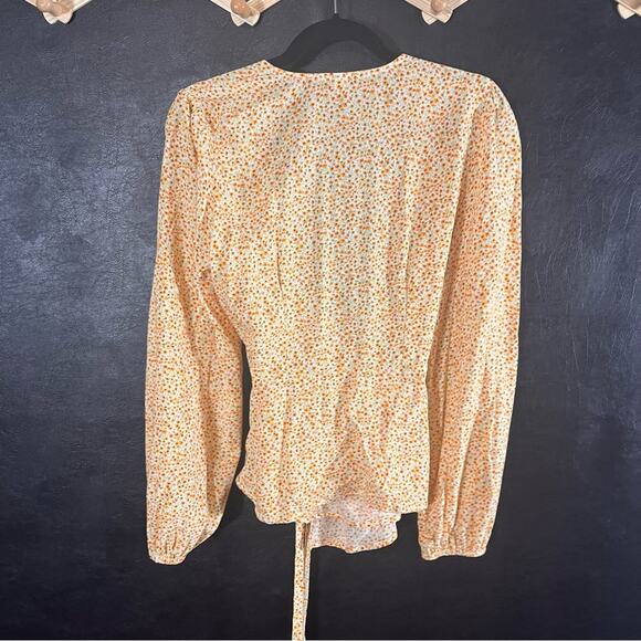 Old Navy Orange Floral‎ Wrap Top Size Medium - Picture 2 of 8